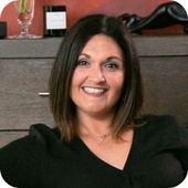 Regina DiLauro Fay DF Designs headshot